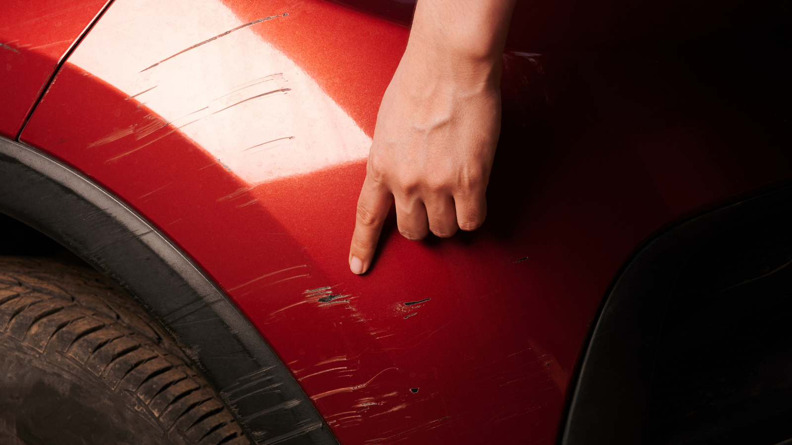 merece la pena arreglar un arañazo del coche?